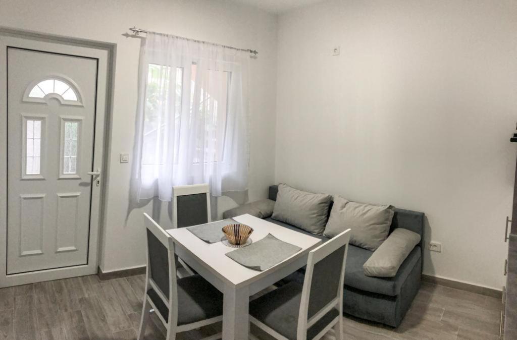 Apartmani Cupara Tivat Exteriér fotografie